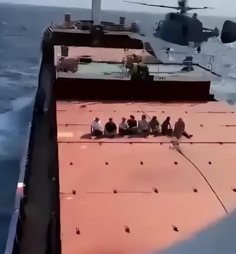 俄羅斯向美軍艦開火，事件背景與SEO解讀，俄羅斯對(duì)美軍艦開火事件背景解析與SEO視角解讀