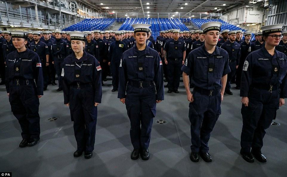 伊麗莎白女王號(hào)航母圖片，展現(xiàn)英國(guó)海軍力量的驕傲，伊麗莎白女王號(hào)航母展示英國(guó)海軍力量的風(fēng)采