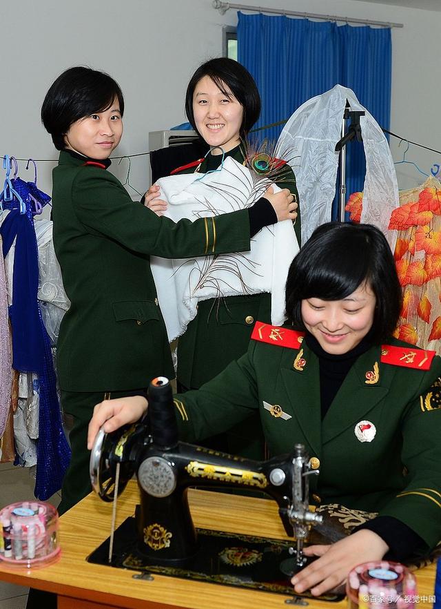 女兵背后的家庭，探尋她們的成長(zhǎng)與力量源泉，女兵背后的家庭，成長(zhǎng)與力量之源的探尋