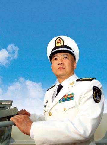 遼寧艦現(xiàn)任艦長——中國海軍力量的新標桿，遼寧艦現(xiàn)任艦長，中國海軍力量的新典范