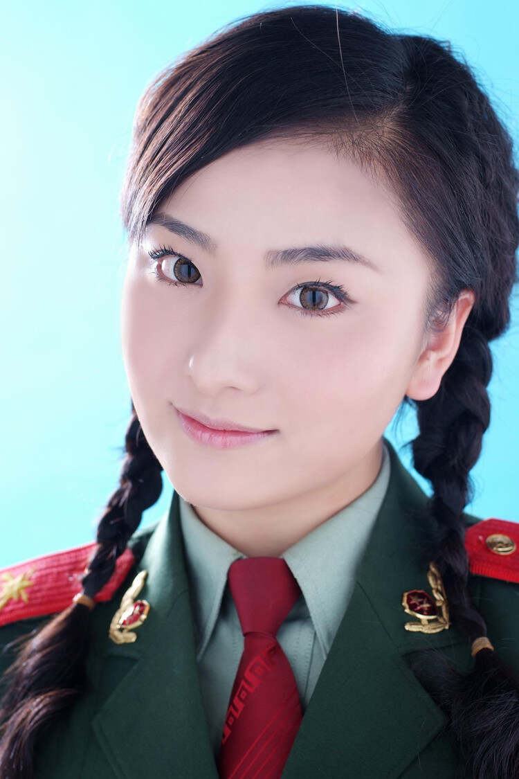 中國(guó)最漂亮的女兵照片第一名——展現(xiàn)英雄之美與榮耀印記，中國(guó)女兵第一名，榮耀印記與英雄之美的璀璨瞬間