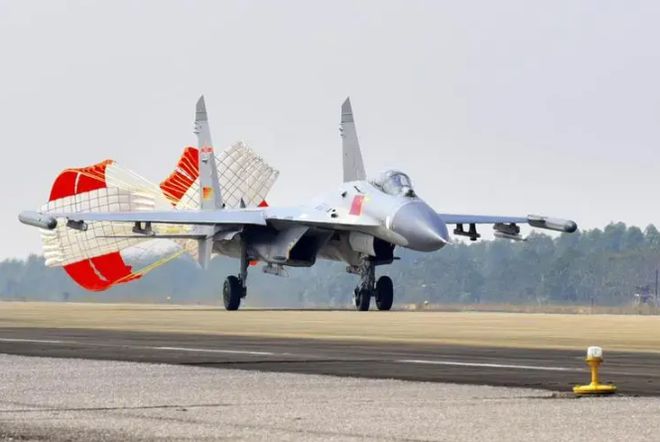 連云港軍用機(jī)場殲-11，揭秘軍事航空的神秘面紗，揭秘連云港軍用機(jī)場殲-11軍事航空的神秘面紗