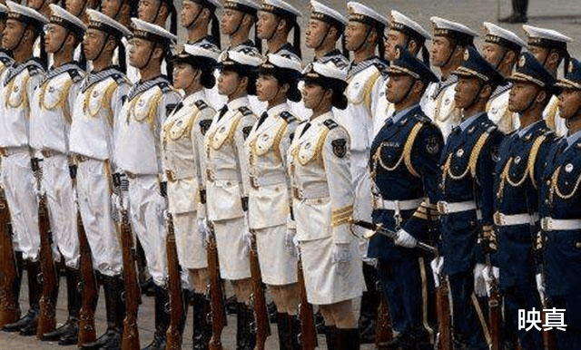 女兵儀仗隊(duì)
